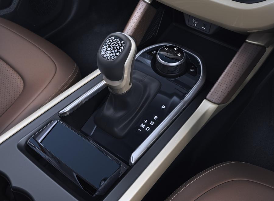 Детали интерьера Tata Harrier 2018 года  (фото 55 из 60)